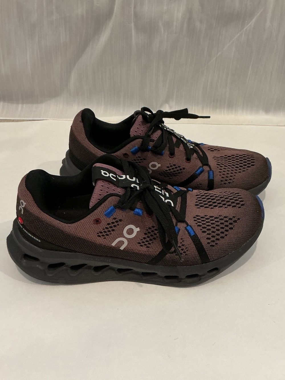 On Running Cloudsurfer Sneakers